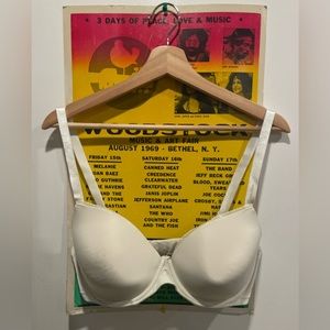 Calvin Klein Ck Silk Lace lined Bra Adjustable Straps